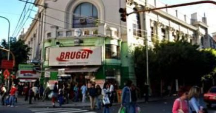 nota-370459-macri-desaloja-escuela-shopping-130410055604